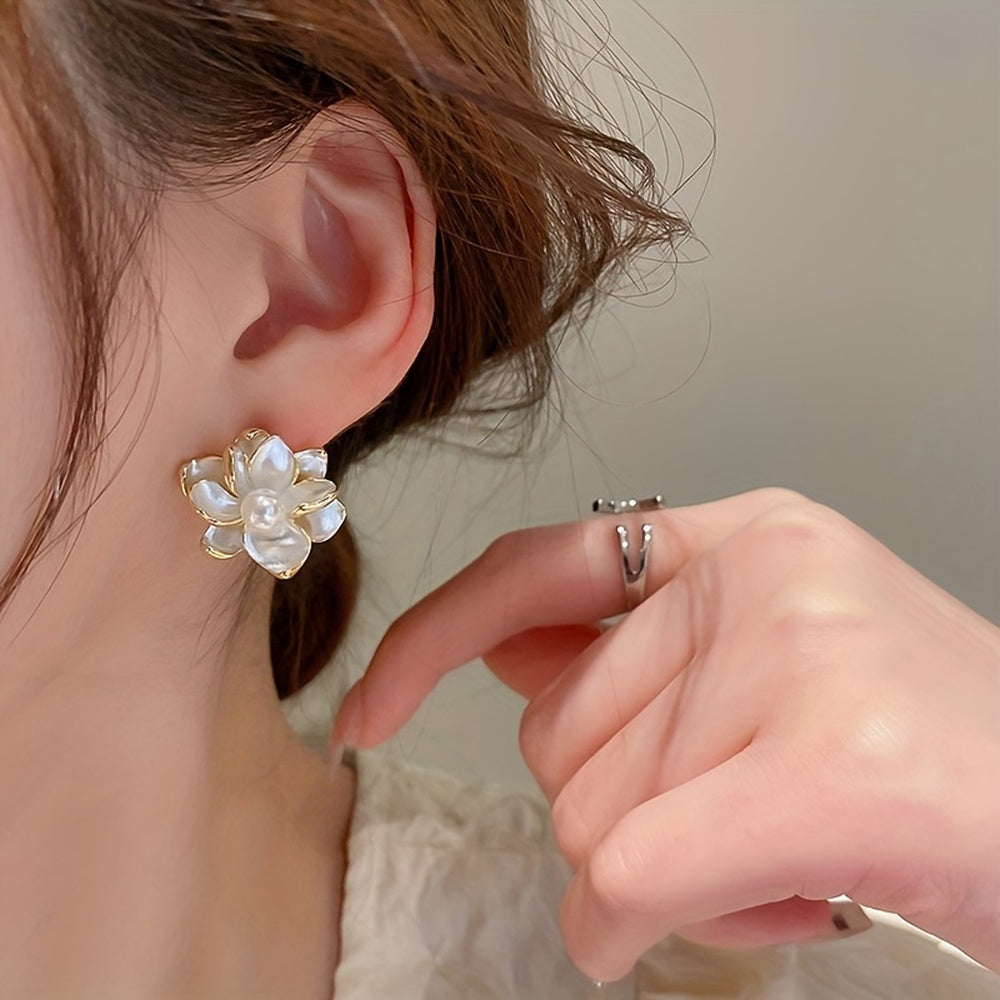 Pearl Floral Earrings