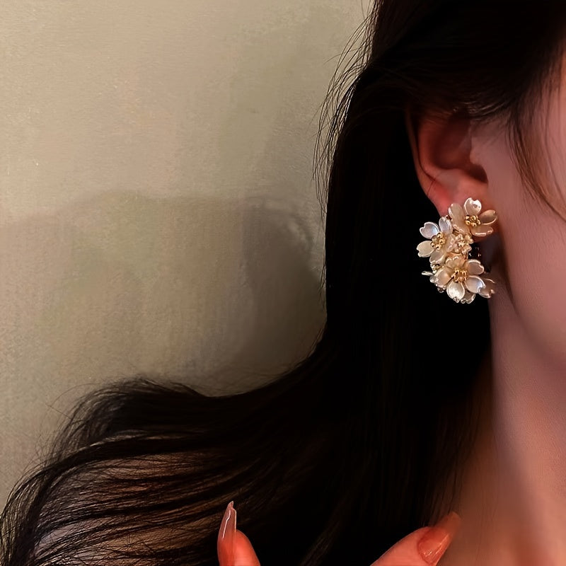 French Style Vintage Floral Dangle Earrings