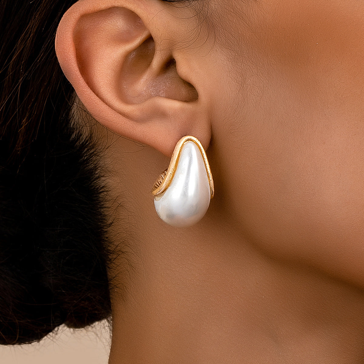Pearl n Gold Teardrop-Shaped Earrings