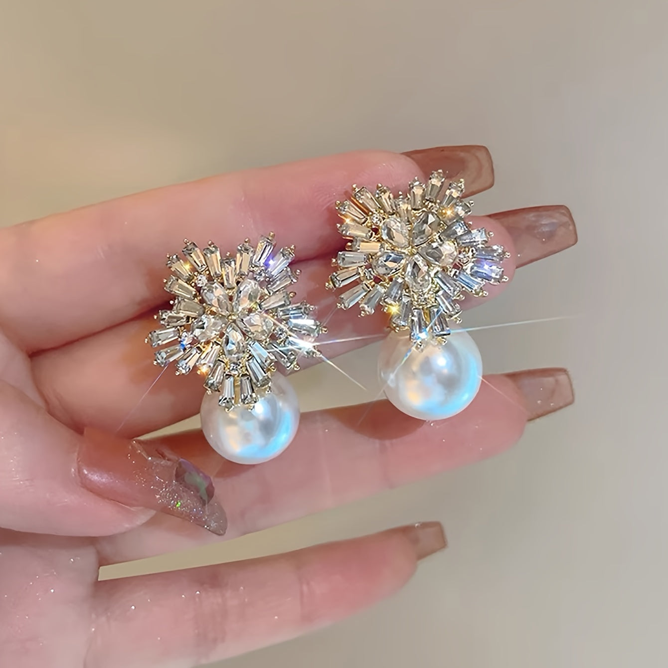Sparkling Flower Design Stud Earrings
