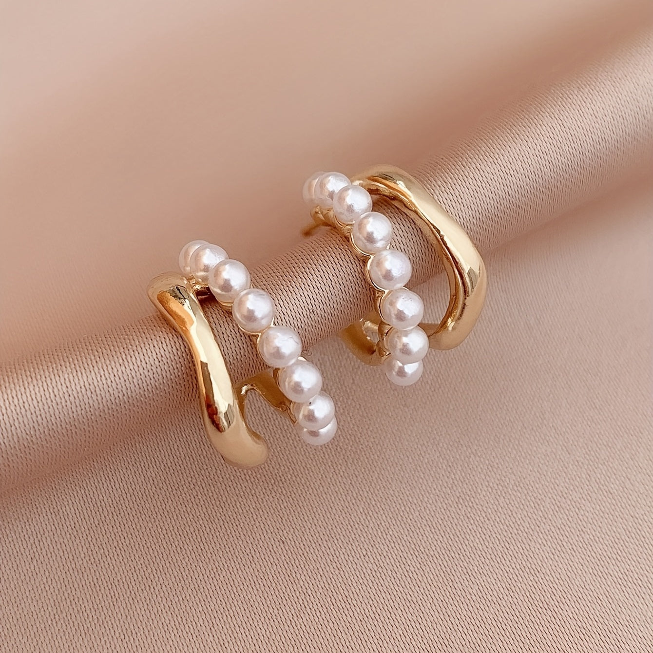 Pearl Short Earring Hoops