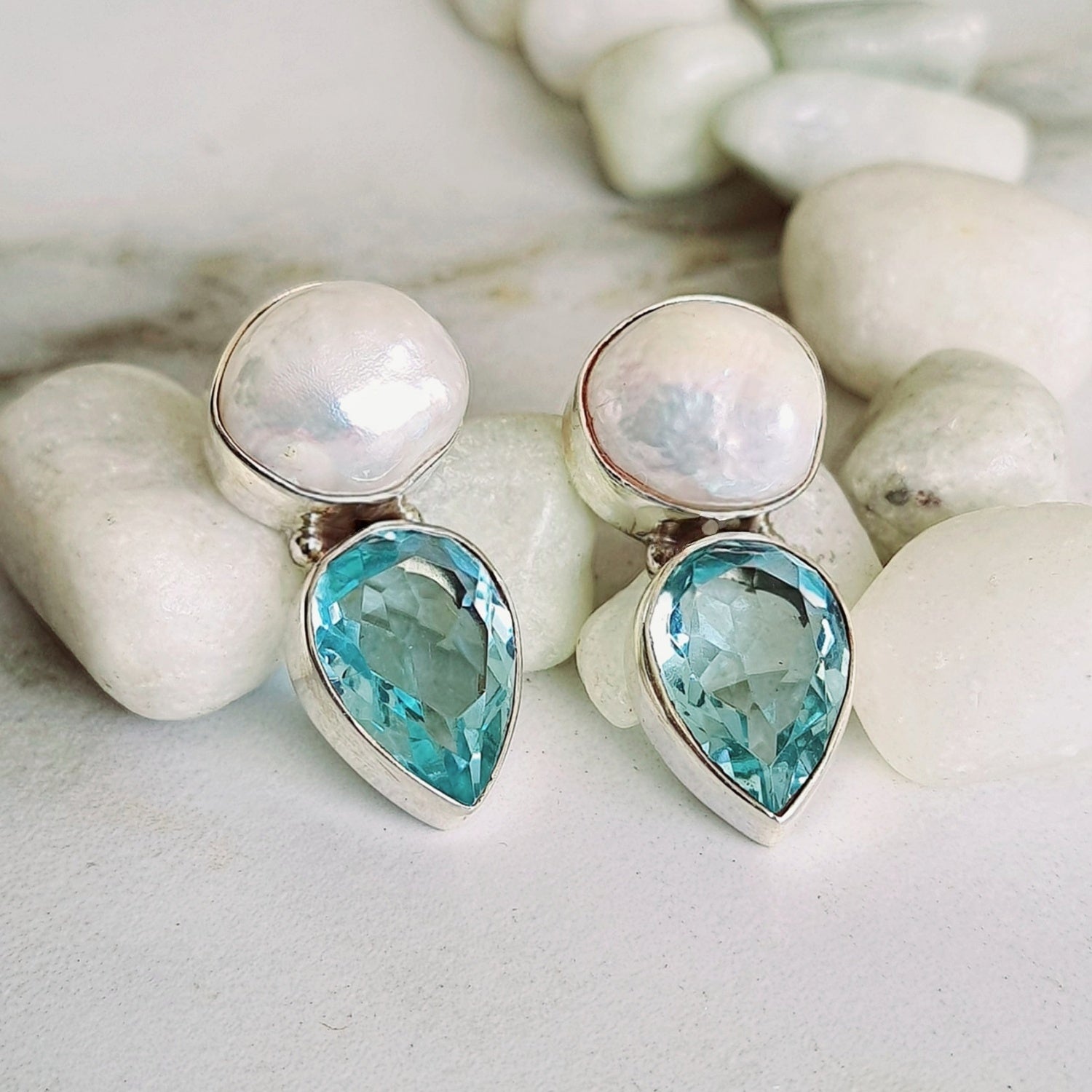Retro Pearl Teardrop Earrings