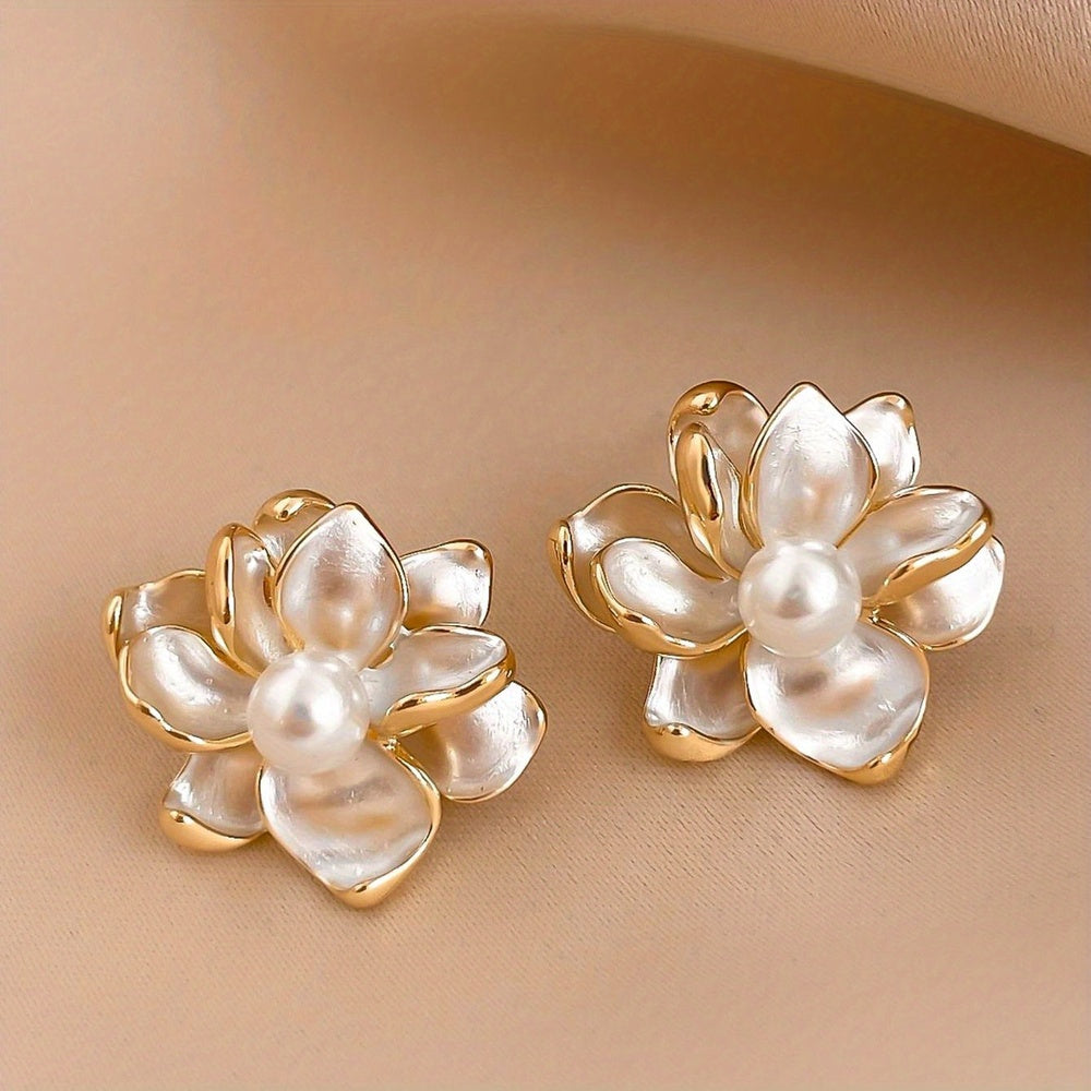 Pearl Floral Earrings