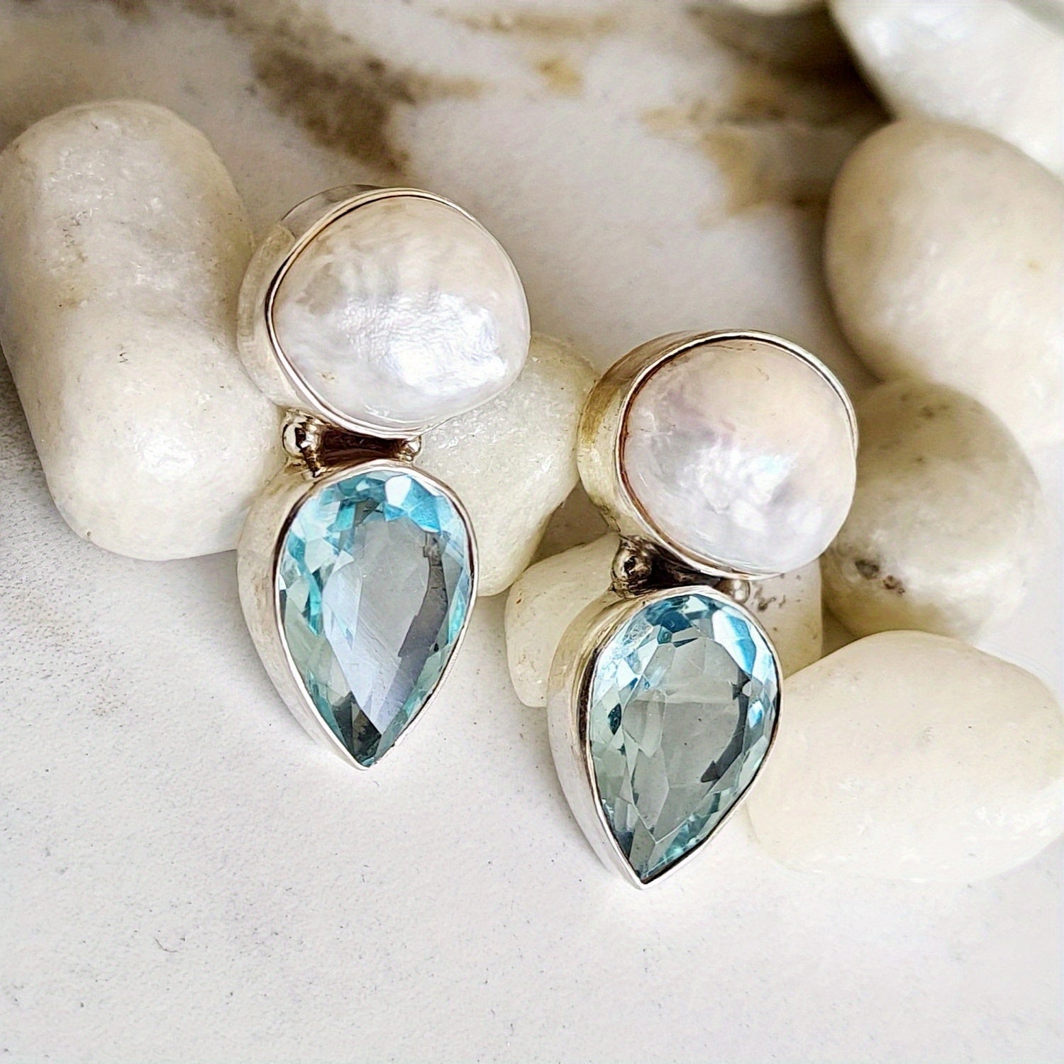 Retro Pearl Teardrop Earrings