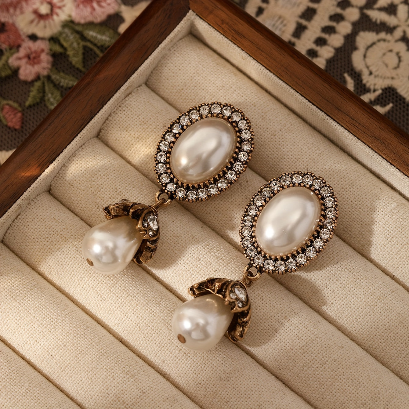 Oval-Shaped  Faux Pearls Earrings