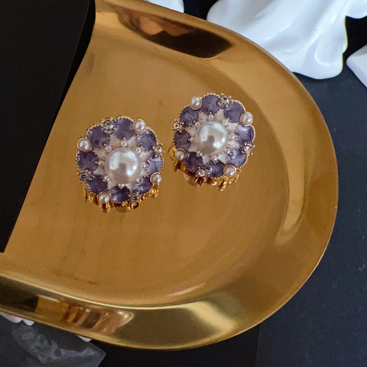 Round Exquisite Retro Style Earring Studs
