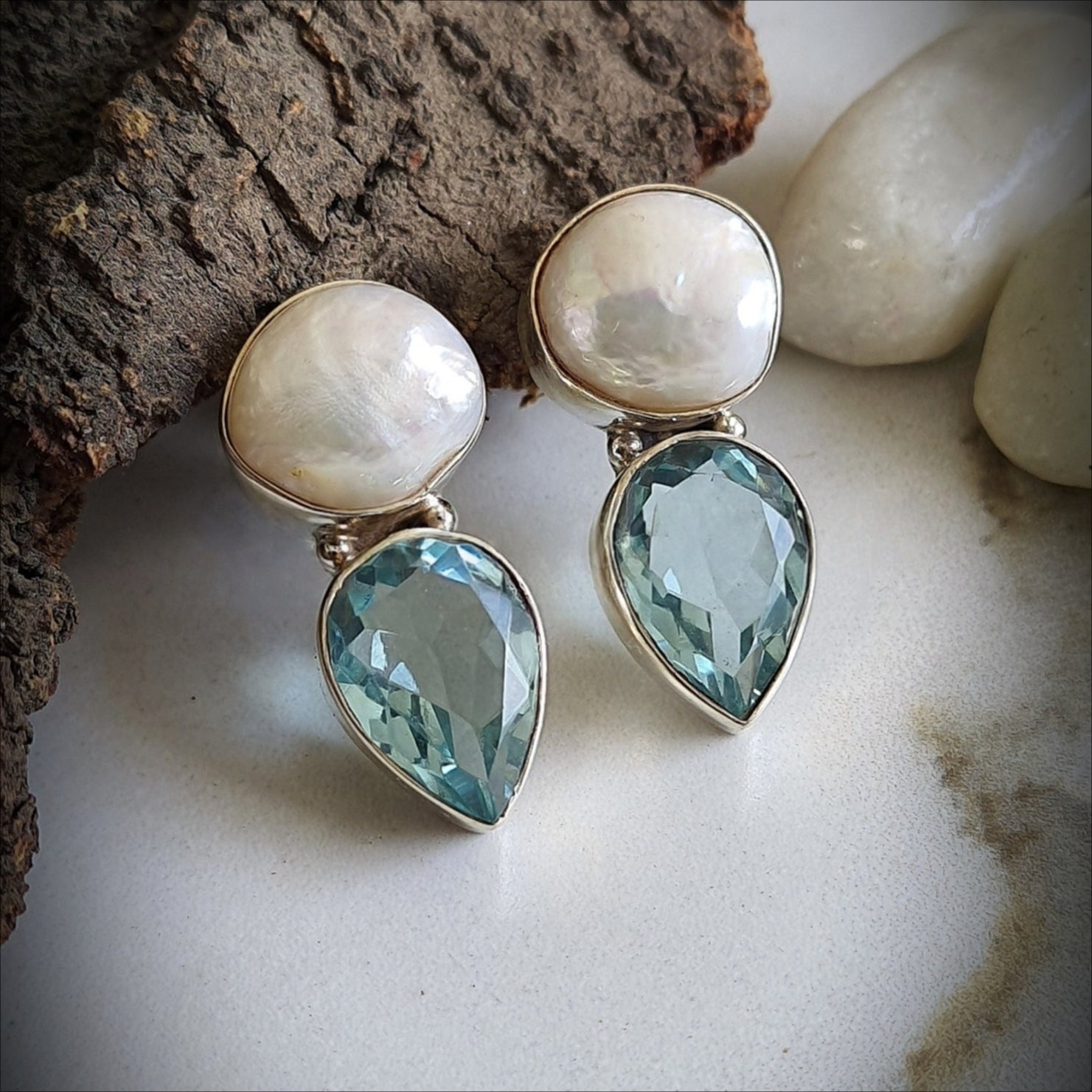 Retro Pearl Teardrop Earrings