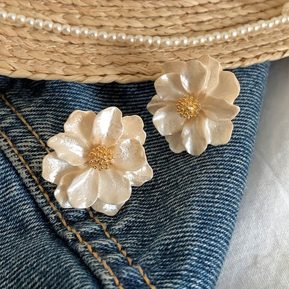 Bohemian Style White Resin Daisy Stud Earrings