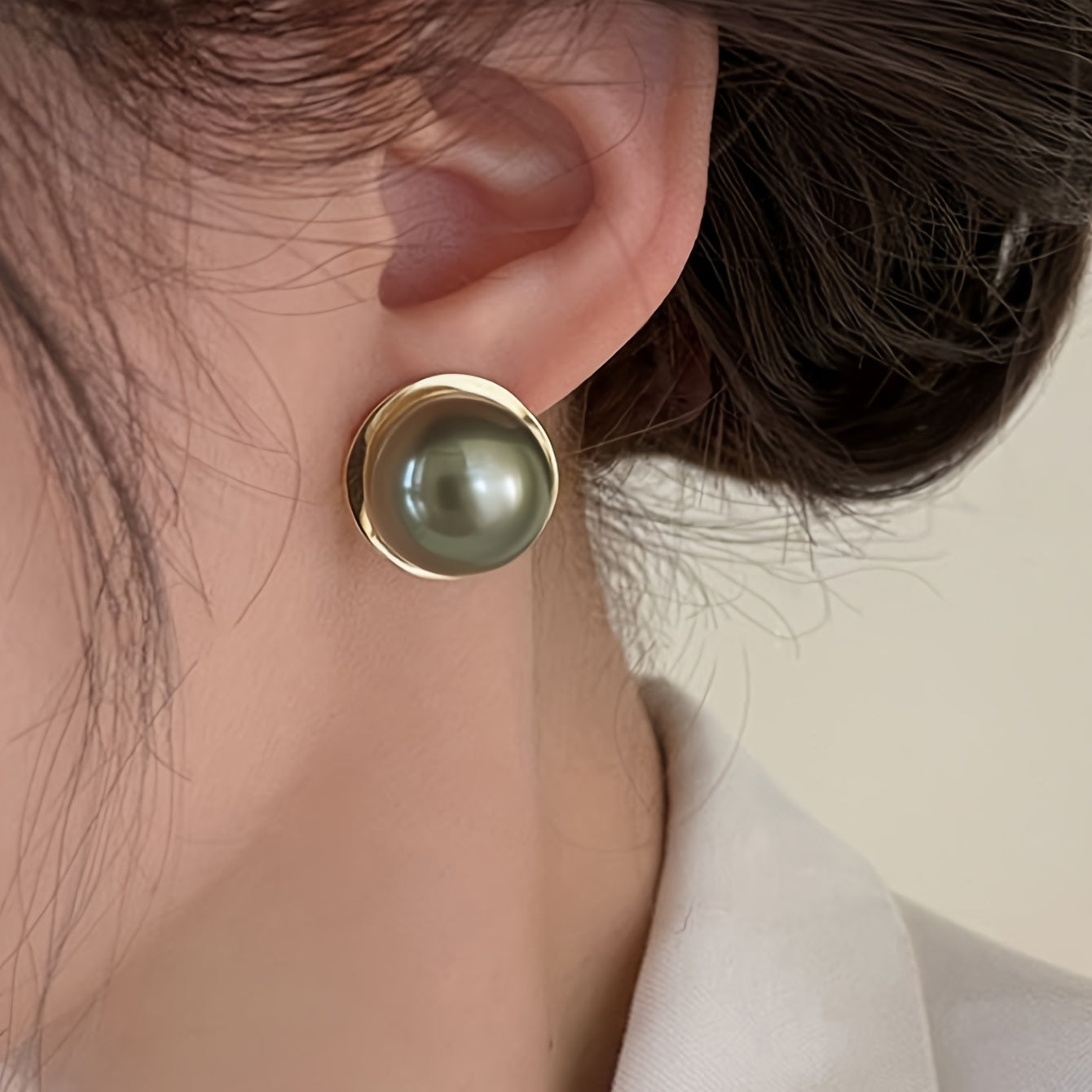 Grey Globe Pearl Earrings