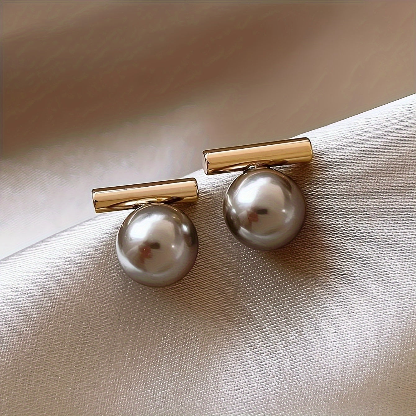 Grey Pearl and Gold Earrings