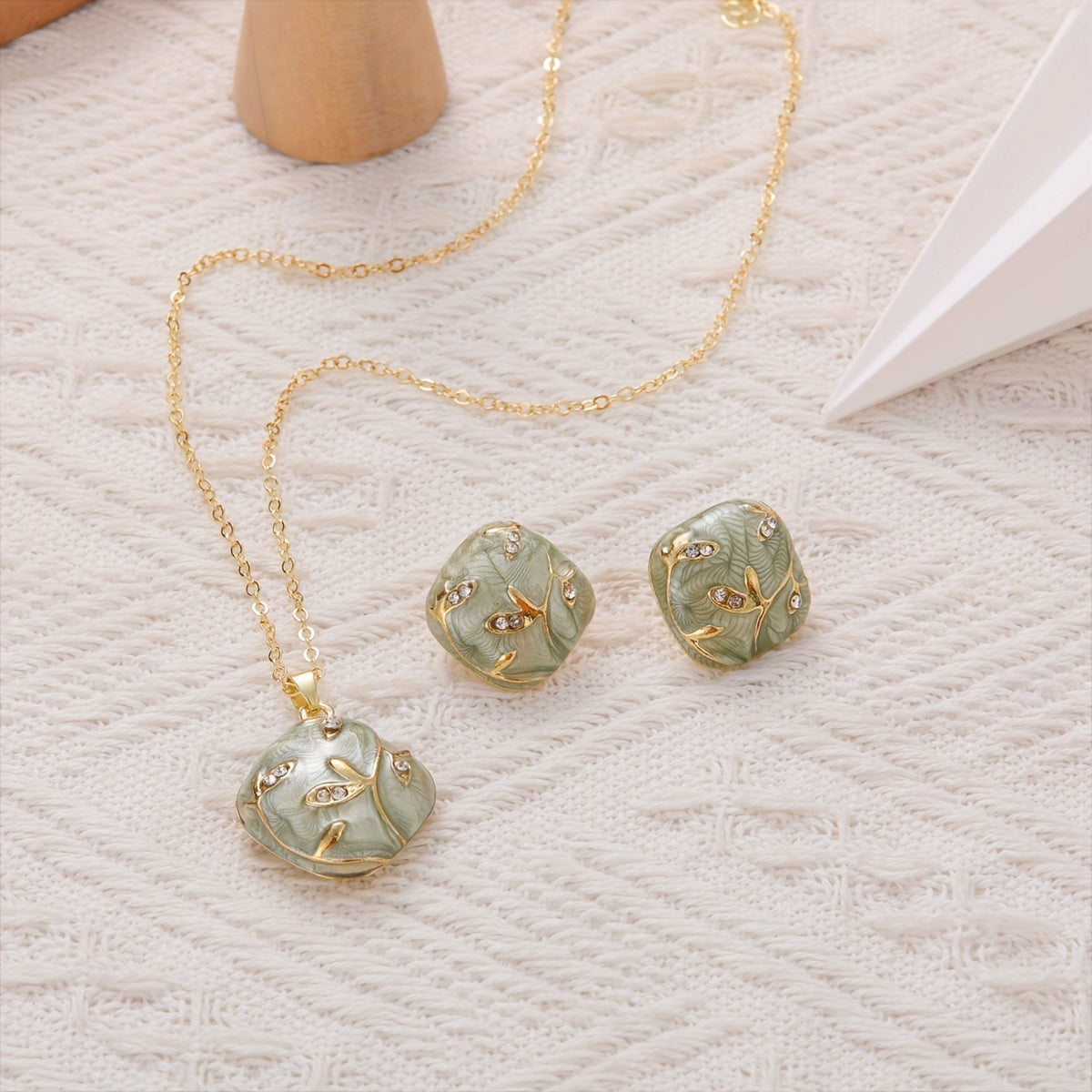 Rough Stone Pendant Set