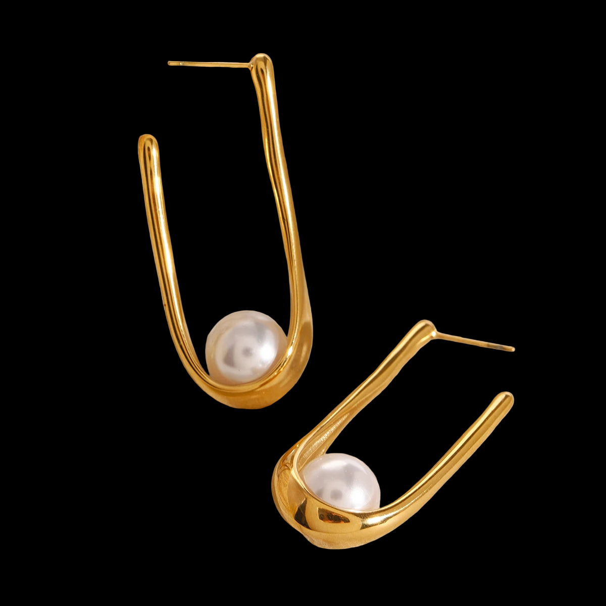 Shell Pearl U-Shaped Earrings