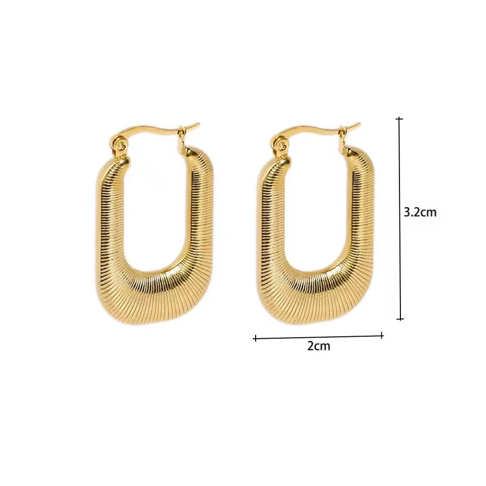 18k U Shape Hoop Earring