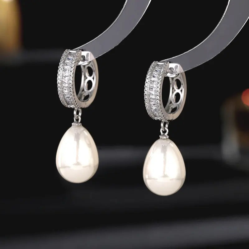 Waterdrop Pearl Earrings