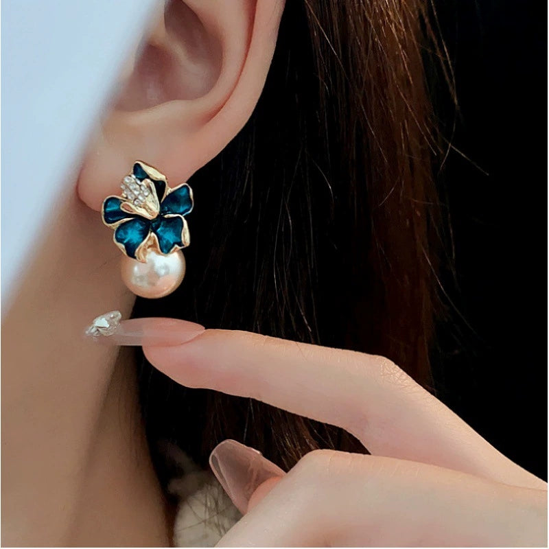 Dripping Oil Stud Earring