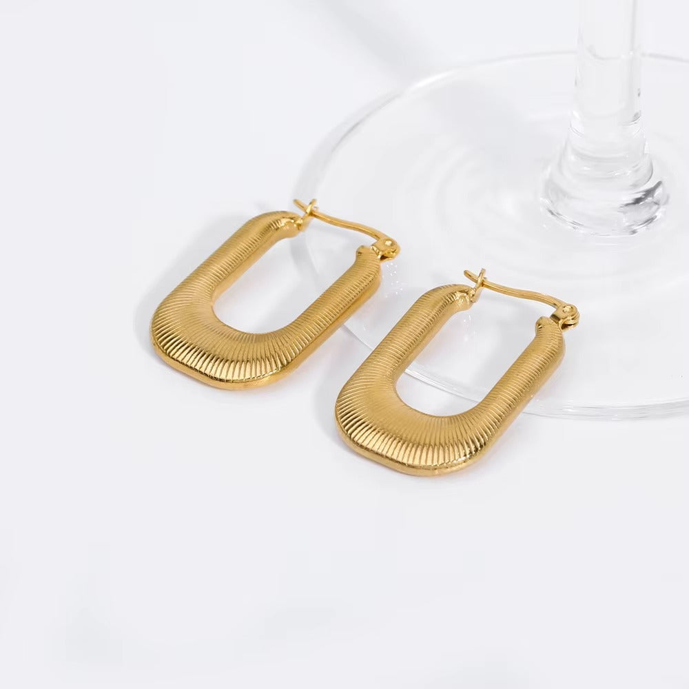 18k U Shape Hoop Earring