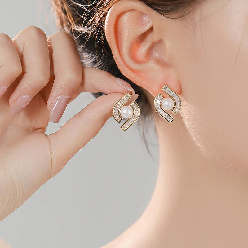 Champagne Pearl Eye Earrings