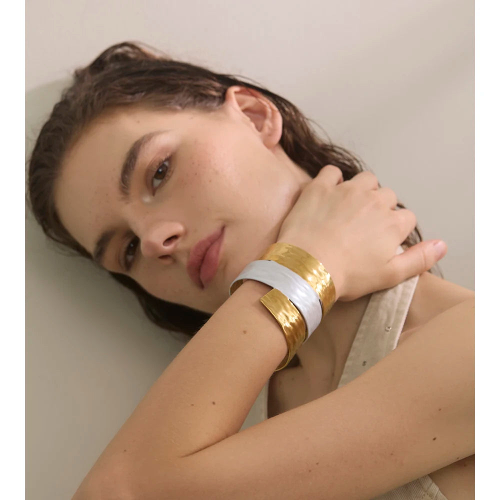 European Style Hollow Bangle