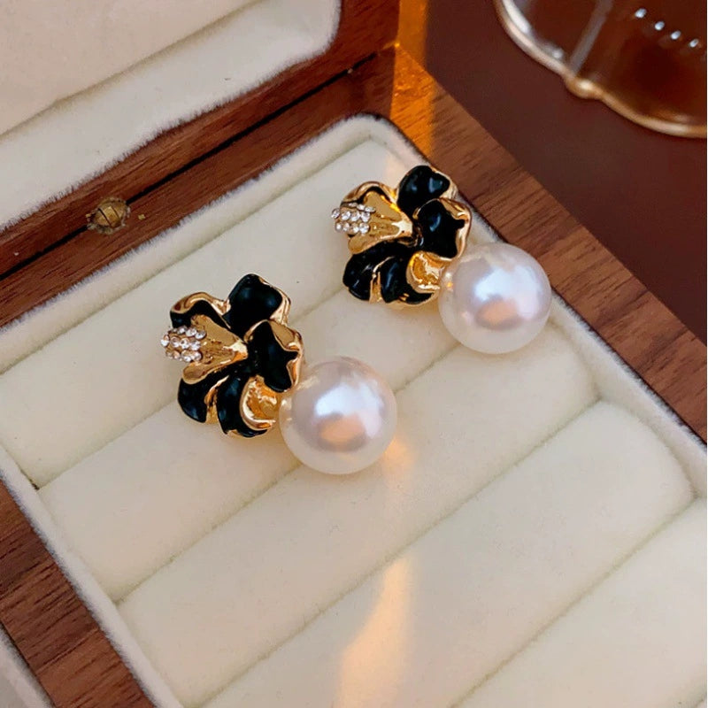 Dripping Oil Stud Earring