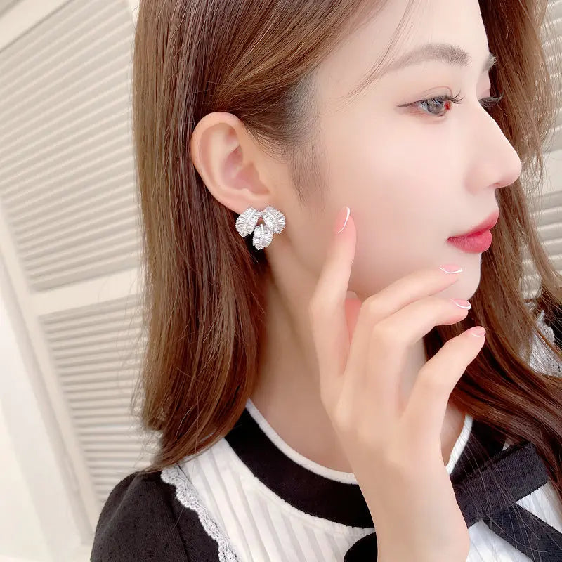 High Quality Zircon Leaf Stud Earrings