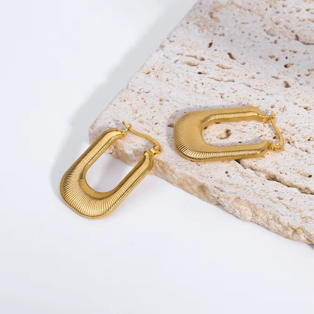 18k U Shape Hoop Earring