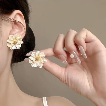 Bohemian Style White Resin Daisy Stud Earrings