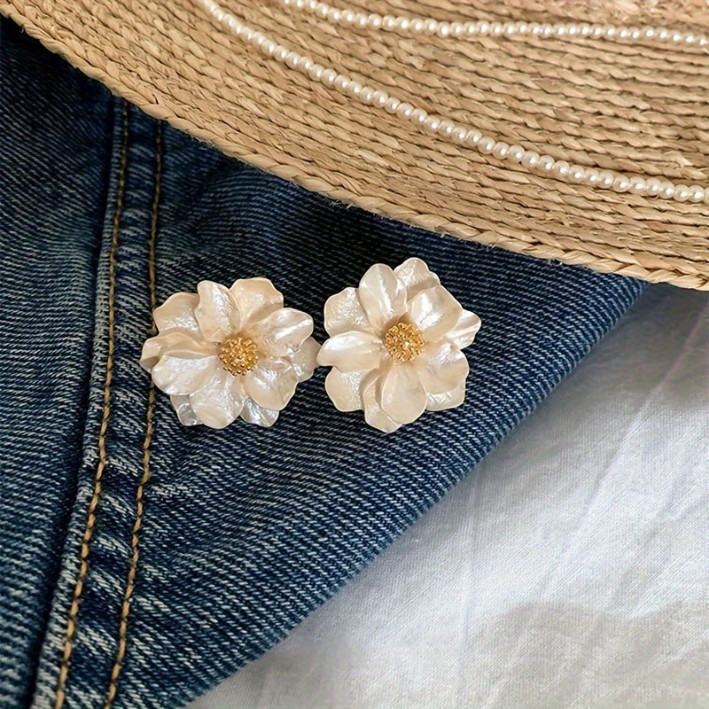 Bohemian Style White Resin Daisy Stud Earrings