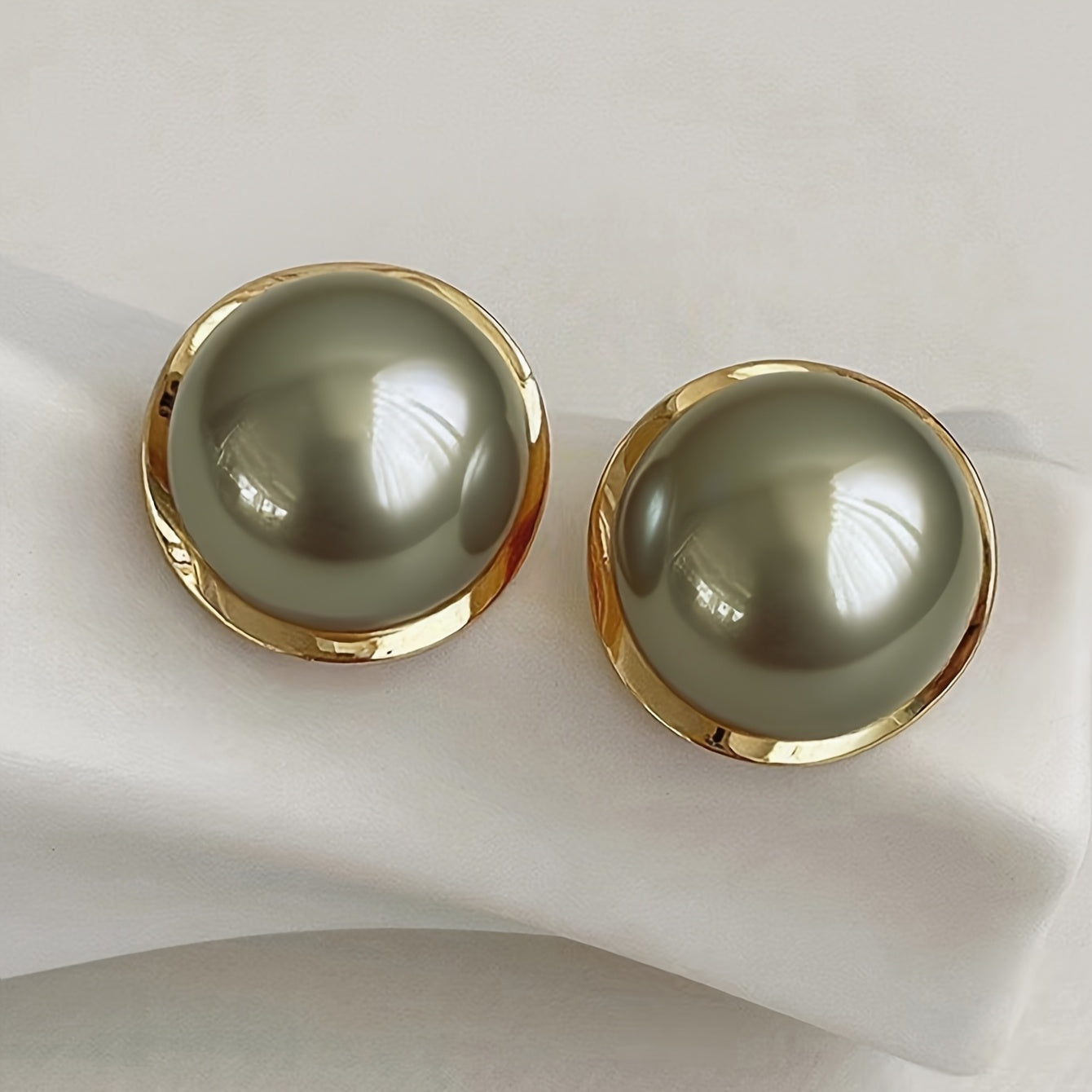 Grey Globe Pearl Earrings