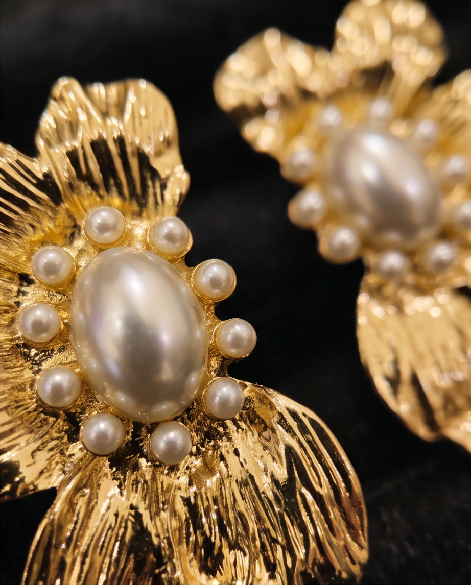 Pearl N Gold Flower Stud Earring
