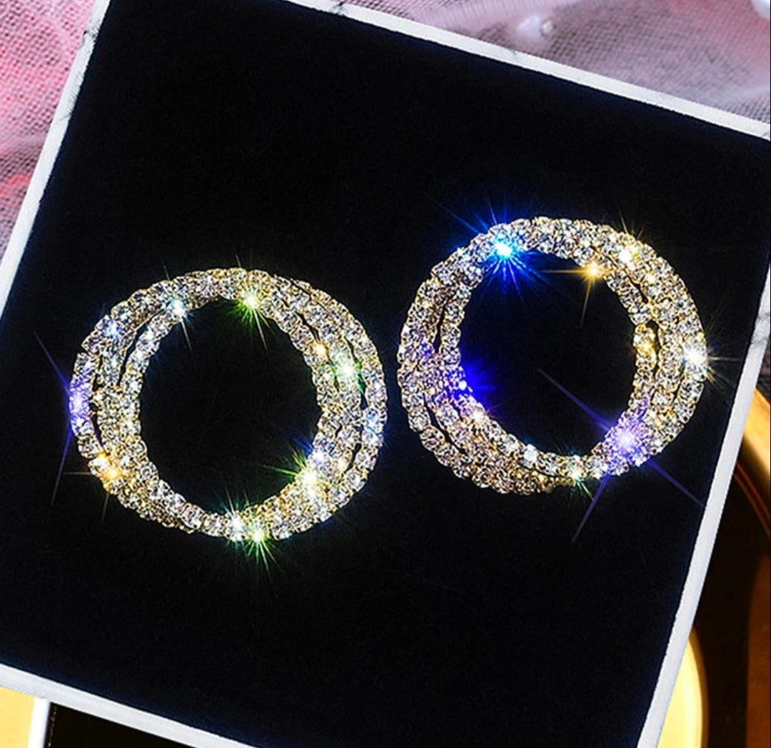 Twist Design Stud Earrings