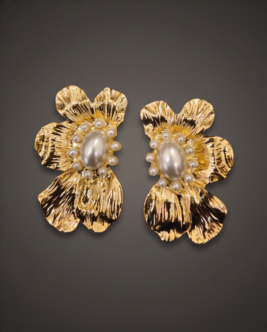Pearl N Gold Flower Stud Earring